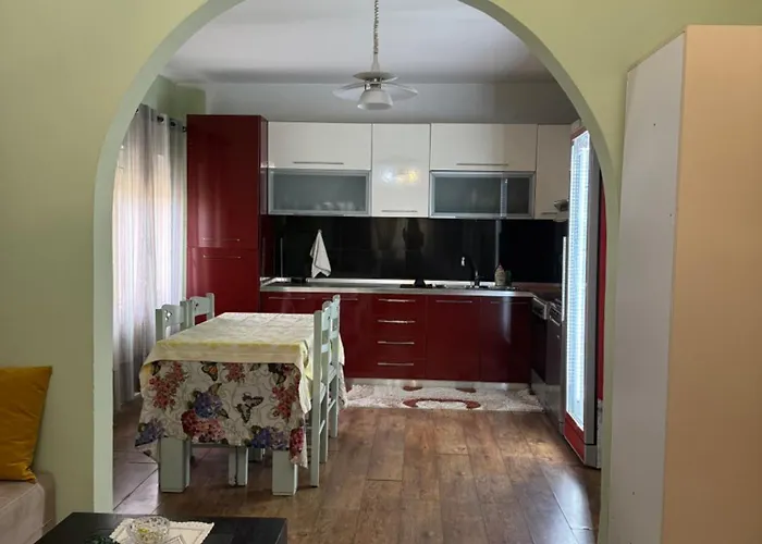 Door House * טיראנה